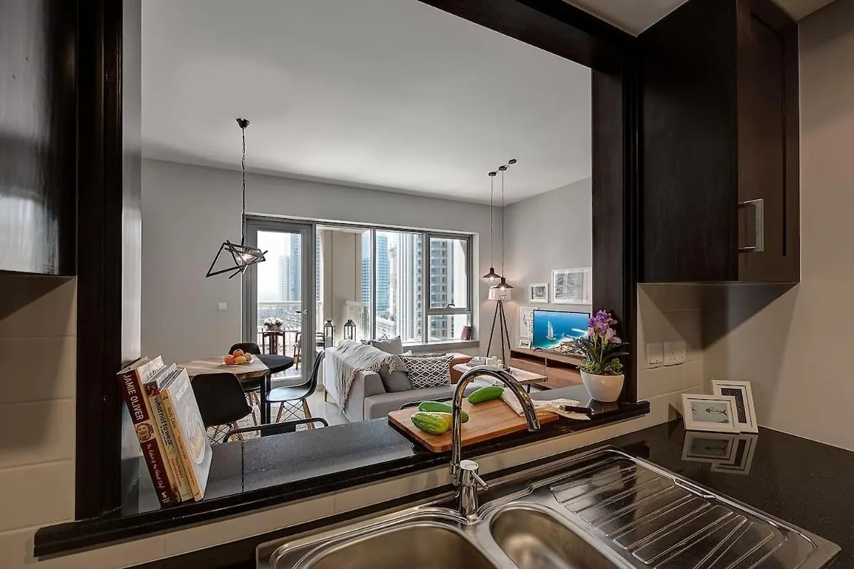 Spacious 1B With Balcony Overlooking City Views Dubai Apartment