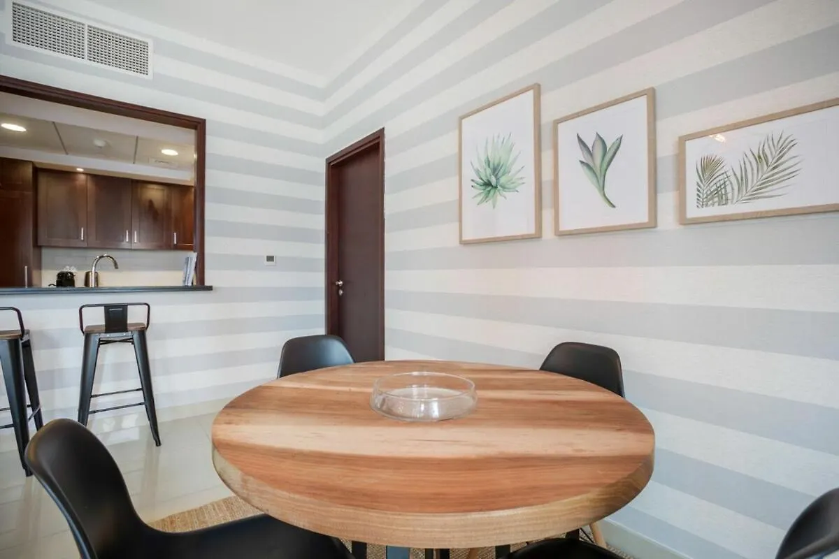 Apartment Spacious 1B With Balcony Overlooking City Views Dubai