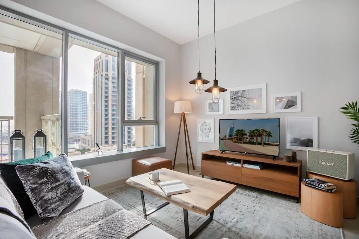 Spacious 1B With Balcony Overlooking City Views Dubai
